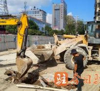 国产美女被操逼的全部视频高温下的坚守｜道路建设者用汗水铺就畅通路